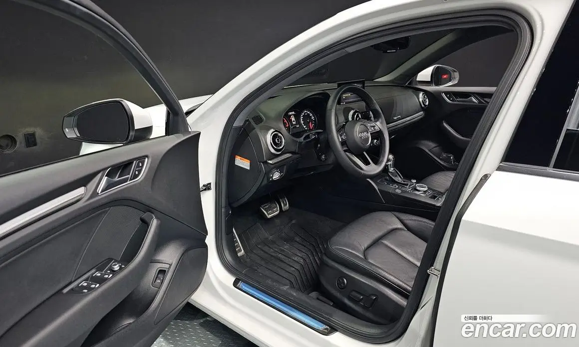 Audi A3 2018 2.0 АКПП, фото 13