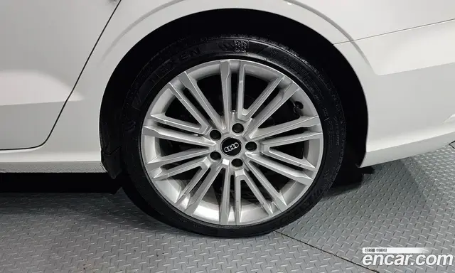 Audi A3 2018 2.0 АКПП, миниатюра 7