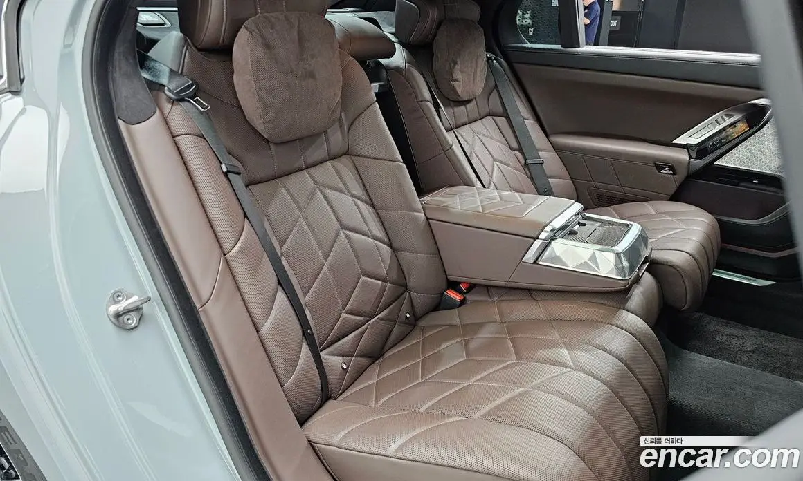 BMW 7 серия 2023 3.0 АКПП, фото 17