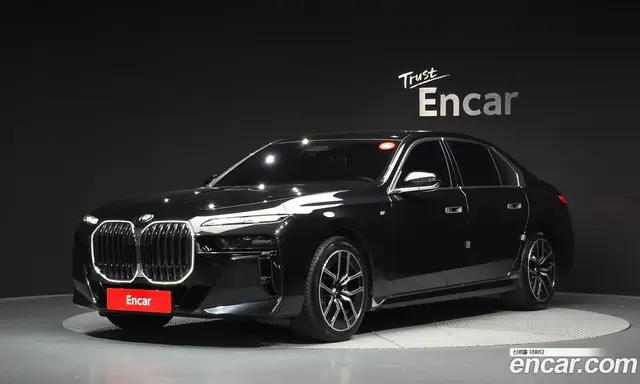 BMW 7 серия, 2023, 75 294 км