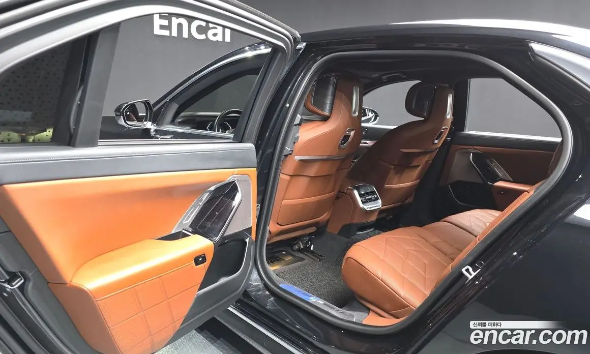 BMW 7 серия 2023 3.0 АКПП, фото 16