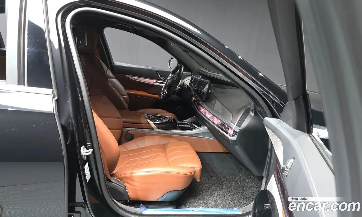 BMW 7 серия 2023 3.0 АКПП, фото 17