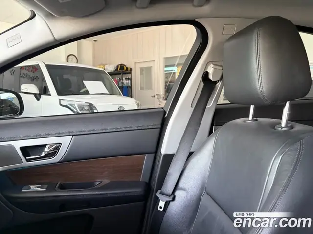 Jaguar XF 2015 3.0 АКПП, миниатюра 4 Jaguar XF 2015 3.0 АКПП, миниатюра 4