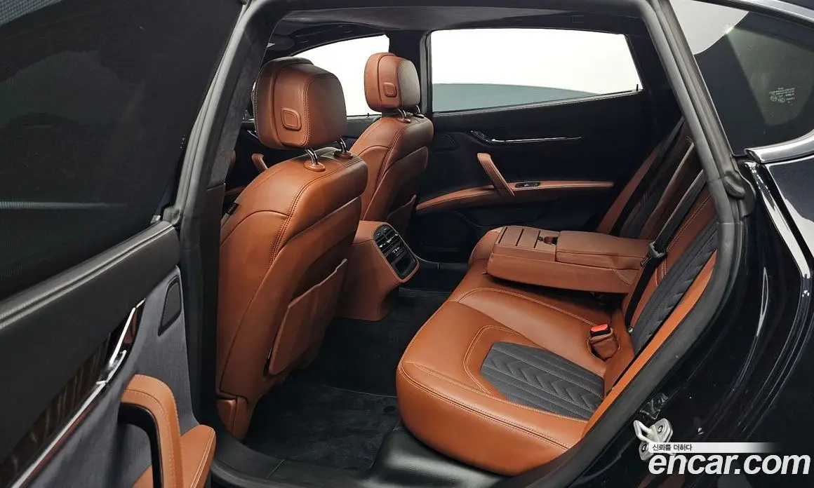 Maserati Quattroporte 2019 3.0 АКПП, фото 17