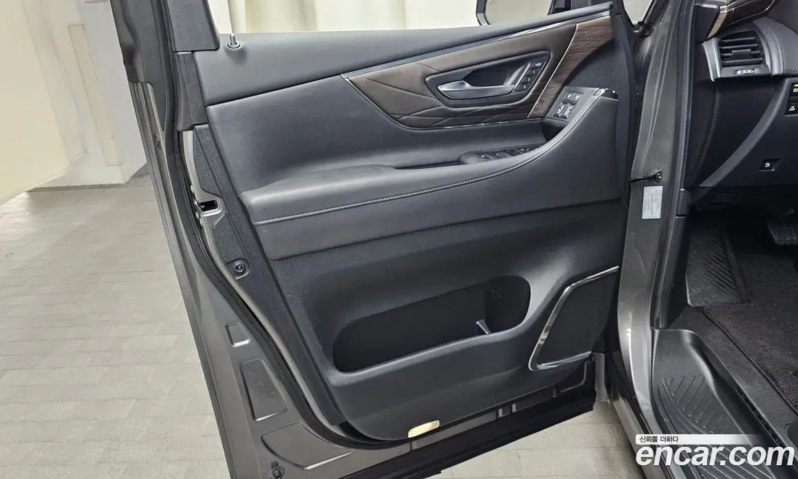 Toyota Alphard 2023 2.5 АКПП, фото 13