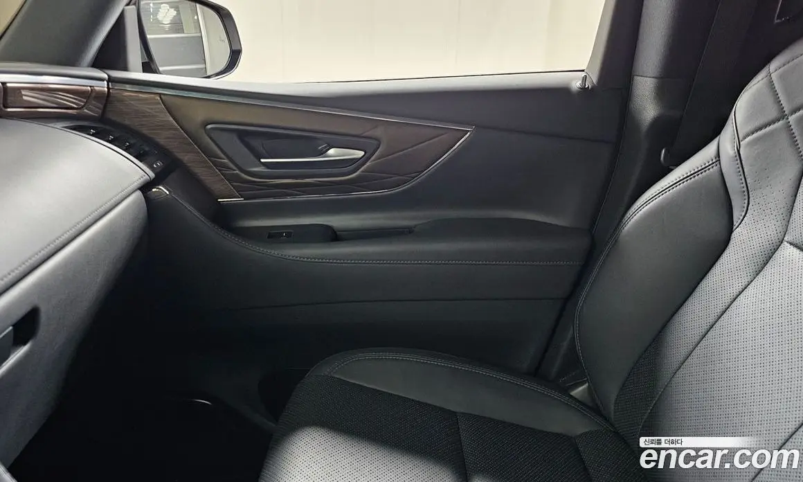 Toyota Alphard 2023 2.5 АКПП, фото 14