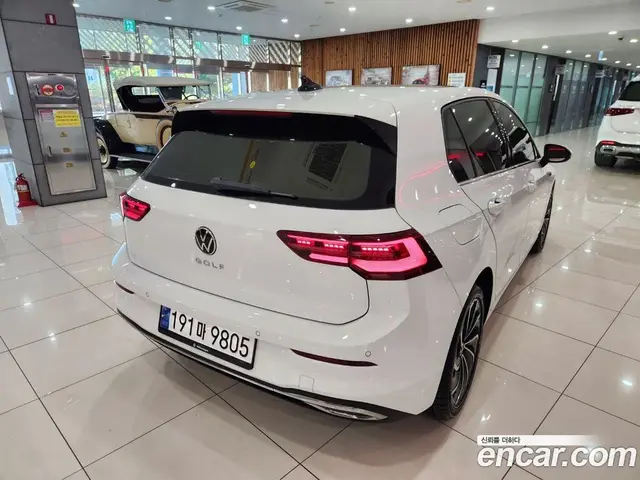 Volkswagen Golf 2023 2.0 АКПП, миниатюра 2