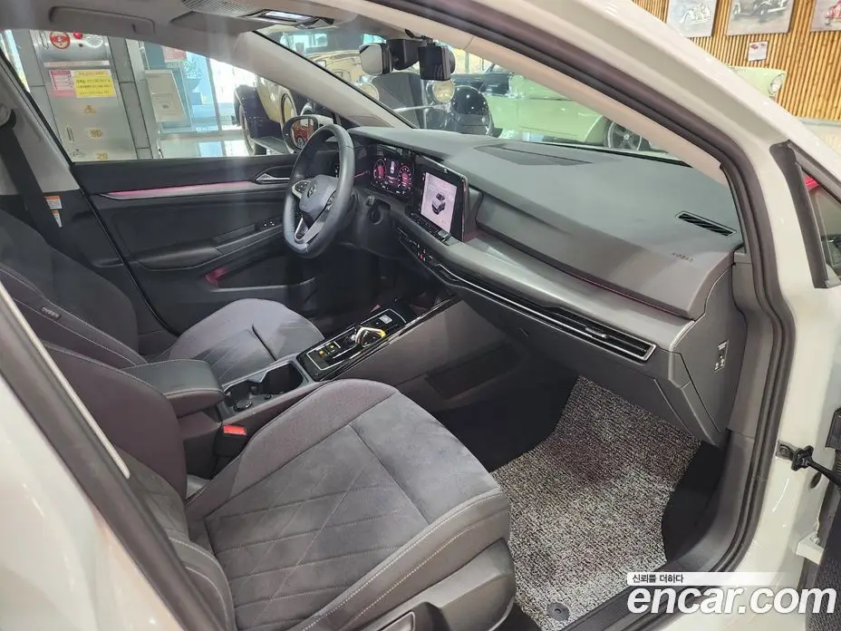 Volkswagen Golf 2023 2.0 АКПП, фото 12