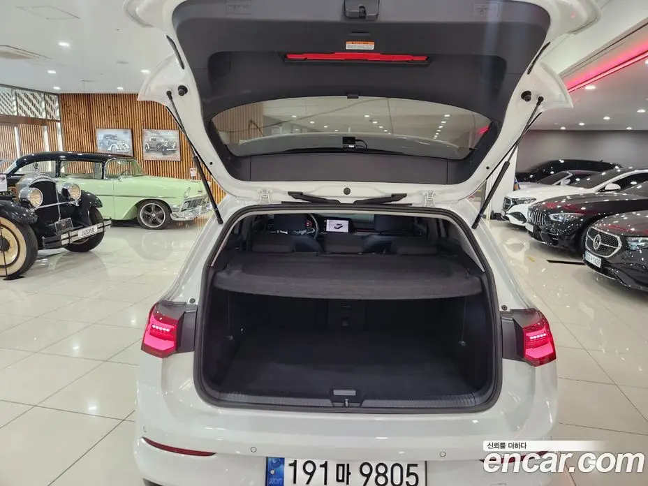 Volkswagen Golf 2023 2.0 АКПП, фото 13