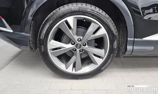 Audi Q4 e-tron 2023 0.2 АКПП, миниатюра 5