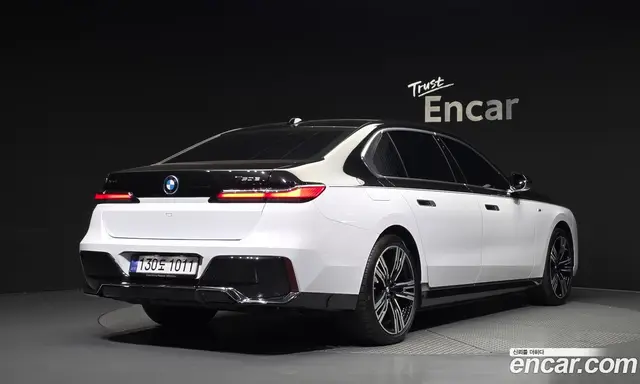 BMW 7 серия, 2025, 21 455 км