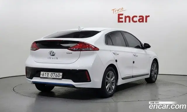 Hyundai Ioniq 2016 1.6 АКПП, миниатюра 2