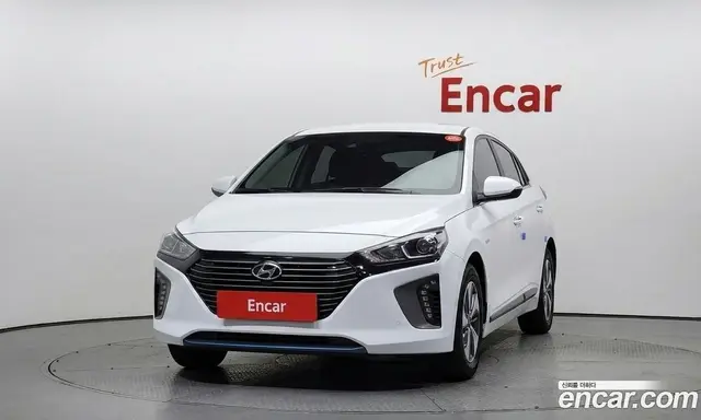 Hyundai Ioniq 2016 1.6 АКПП, миниатюра 3