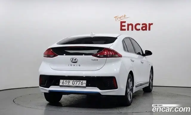 Hyundai Ioniq 2016 1.6 АКПП, миниатюра 4
