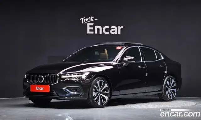 Volvo S60, 2024, 14 743 км