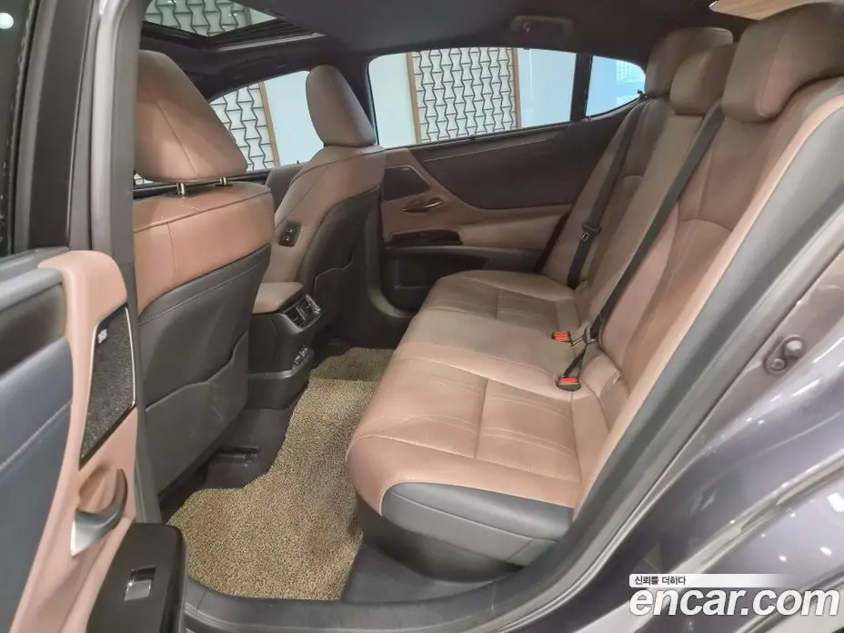 Lexus ES 2021 2.5 вариатор, фото 14
