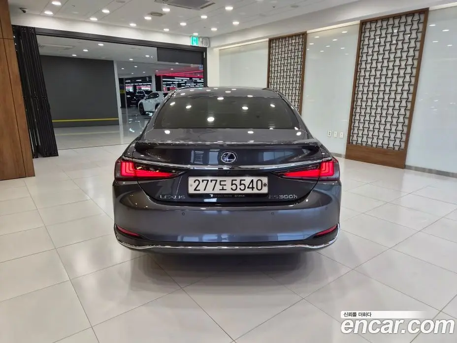 Lexus ES 2021 2.5 вариатор, фото 4