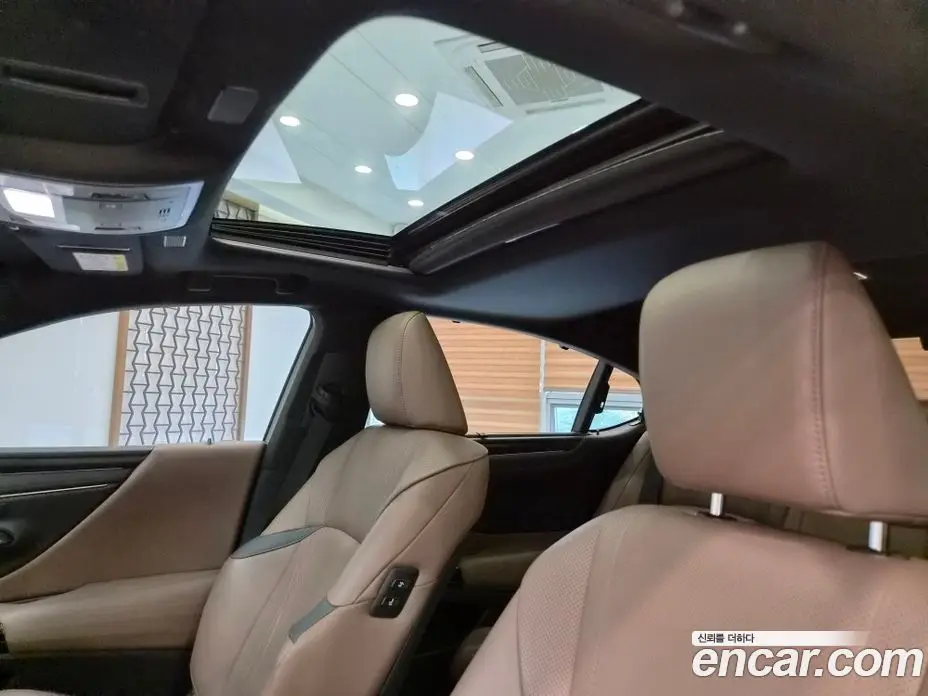 Lexus ES 2021 2.5 вариатор, фото 8