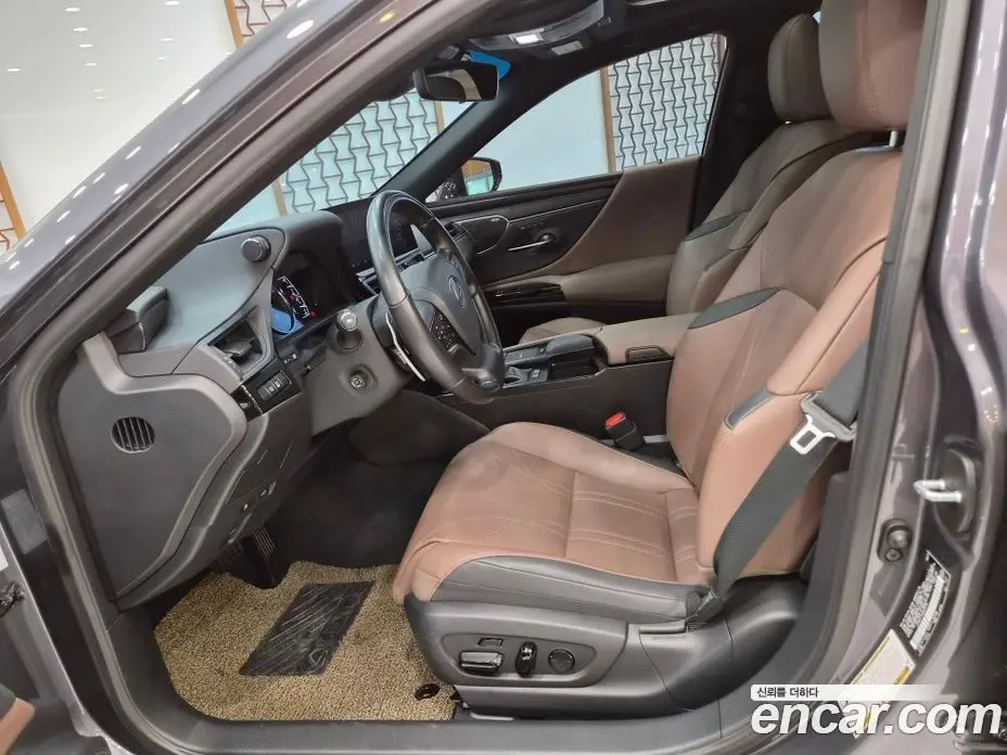 Lexus ES 2021 2.5 вариатор, фото 9
