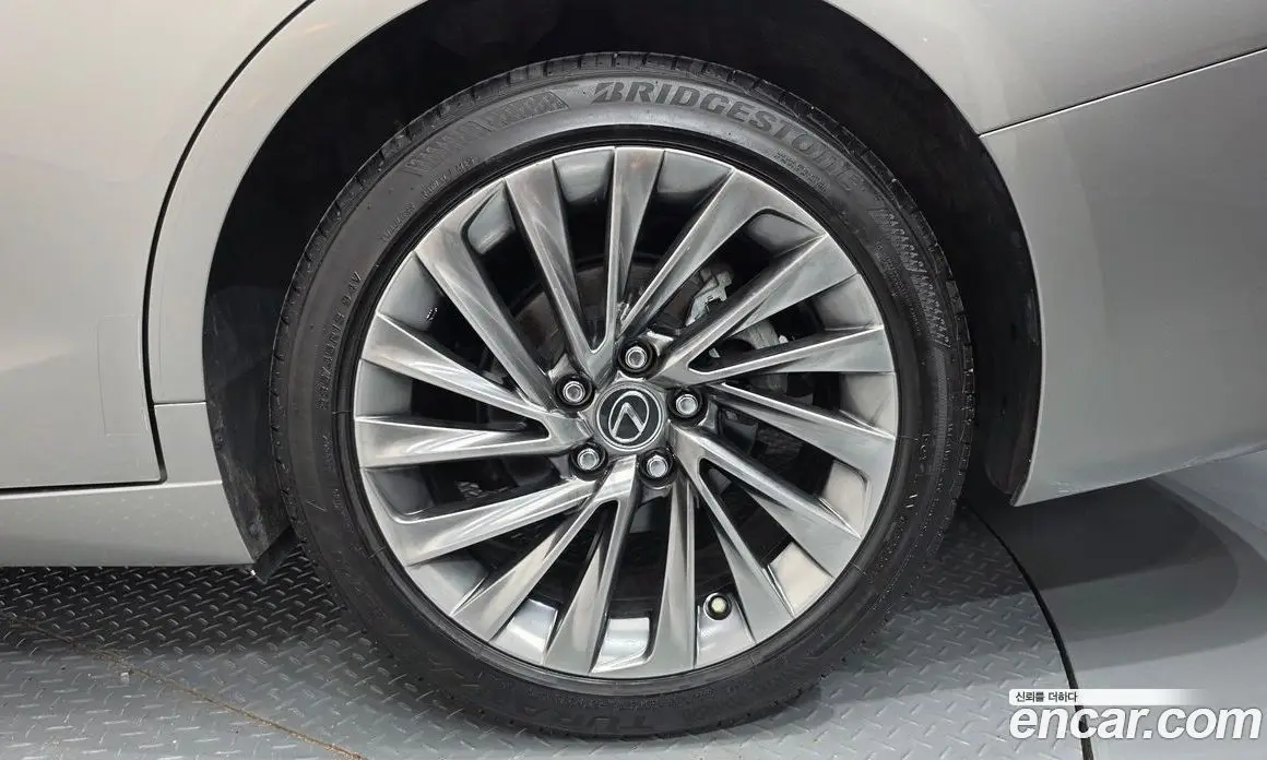 Lexus ES 2024 2.5 АКПП, фото 7