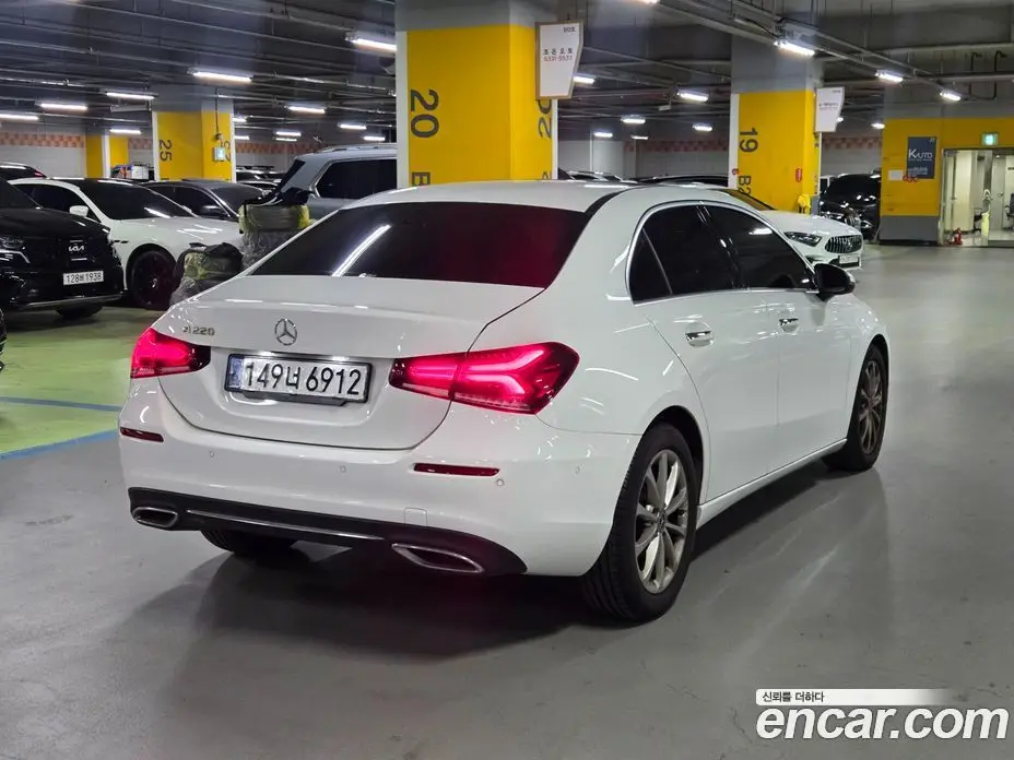 Mercedes-Benz A-Class 2020 2.0 АКПП, фото 4