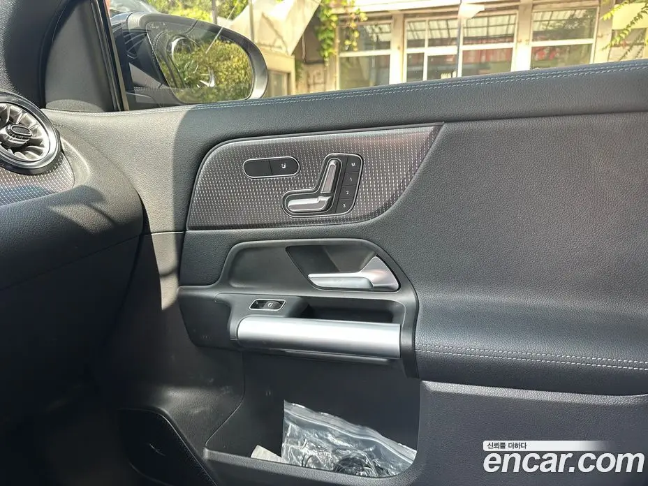 Mercedes-Benz EQA 2023 2.0 АКПП, фото 6