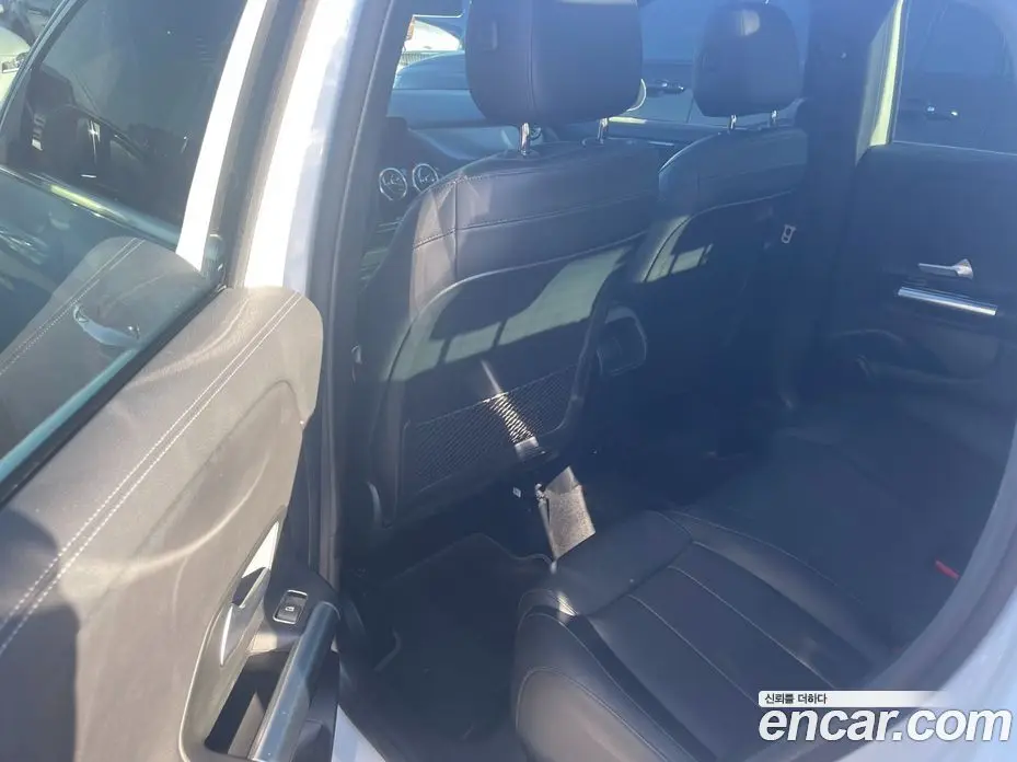 Mercedes-Benz GLA-Class 2021 2.0 АКПП, фото 14