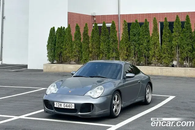 Porsche 911, 2004, 121 000 км
