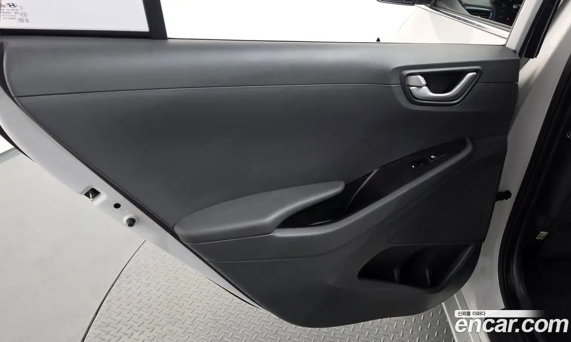 Hyundai Ioniq 2016 1.6 АКПП, фото 15