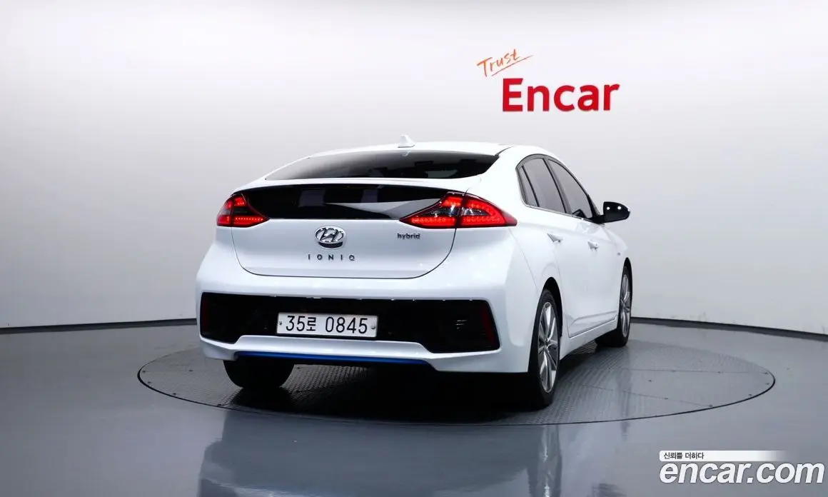 Hyundai Ioniq 2016 1.6 АКПП, фото 4