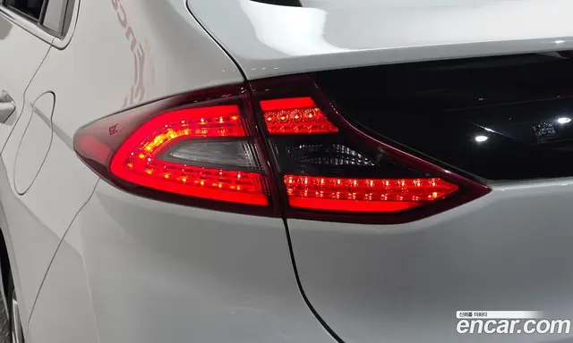 Hyundai Ioniq 2016 1.6 АКПП, миниатюра 9