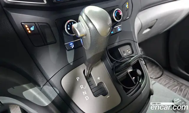 Hyundai Starex 2015 2.5 АКПП, миниатюра 9