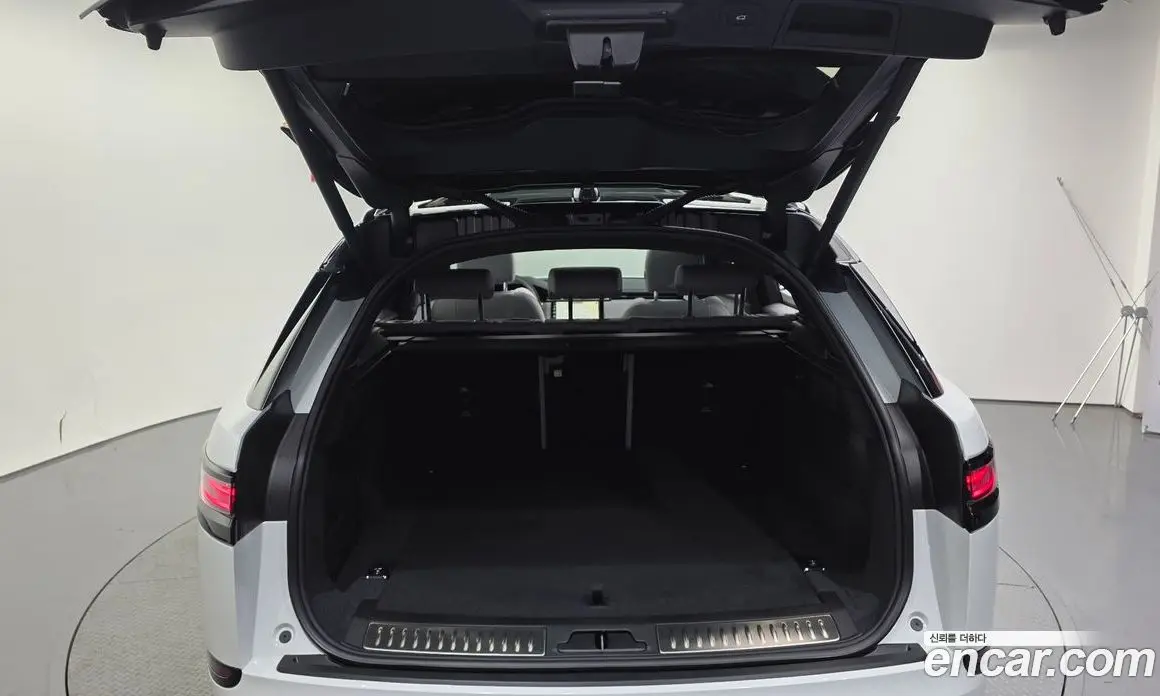 Land Rover Range Rover Velar 2025 2.0 АКПП, фото 10