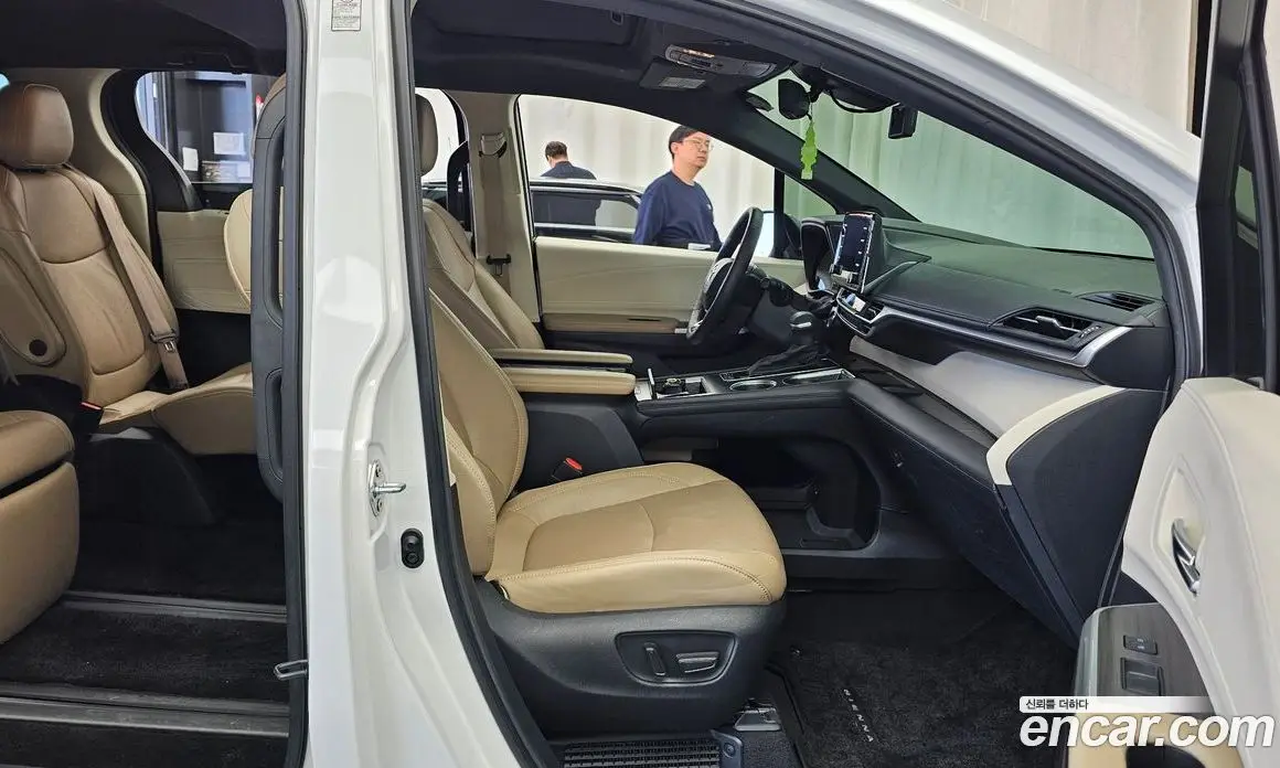 Toyota Sienna 2023 2.5 АКПП, фото 16