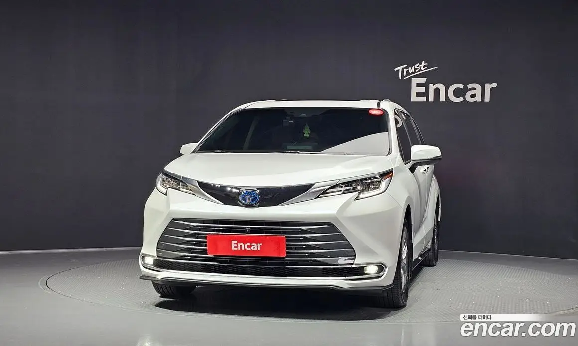 Toyota Sienna 2023 2.5 АКПП, фото 3