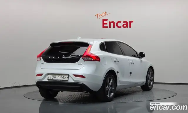 Volvo V40 2017 2.0 АКПП, миниатюра 2