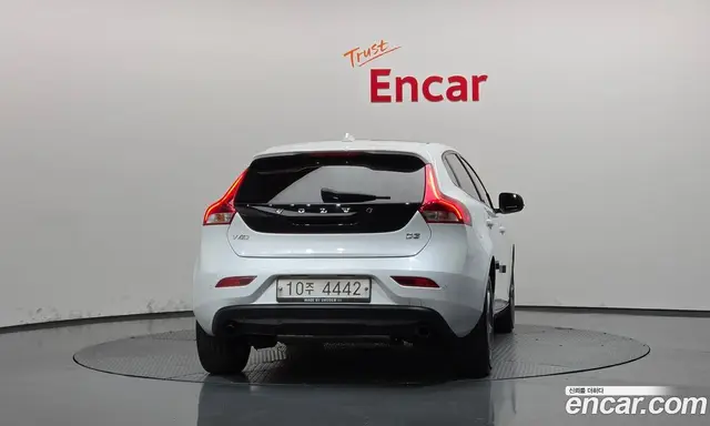 Volvo V40 2017 2.0 АКПП, миниатюра 4