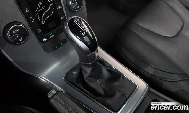 Volvo V40 2017 2.0 АКПП, миниатюра 9