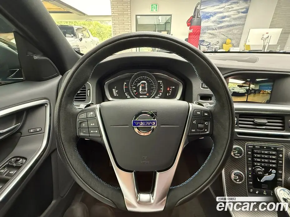 Volvo V60 2018 2.0 АКПП, фото 15 Volvo V60 2018 2.0 АКПП, фото 15