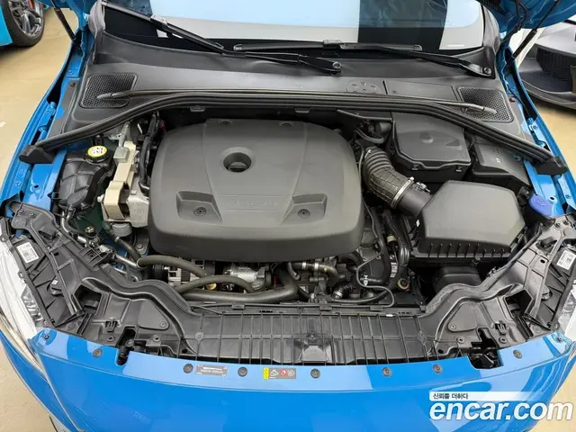 Volvo V60 2018 2.0 АКПП, миниатюра 6 Volvo V60 2018 2.0 АКПП, миниатюра 6