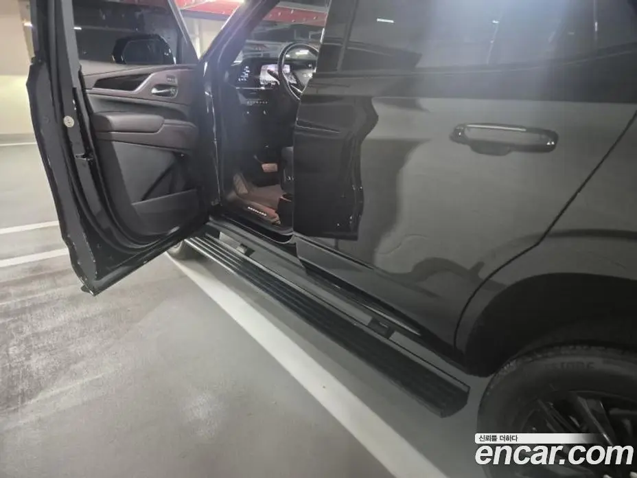 Cadillac Escalade 2023 6.2 АКПП, фото 9