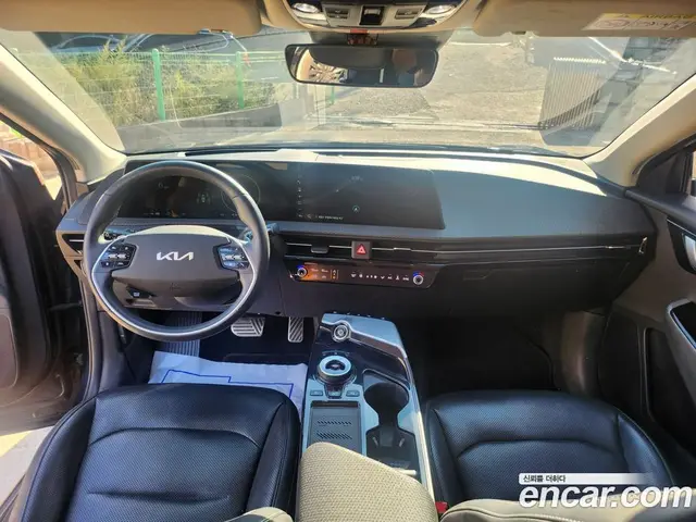 Kia EV6 2022 0.3 АКПП, миниатюра 10 Kia EV6 2022 0.3 АКПП, миниатюра 10