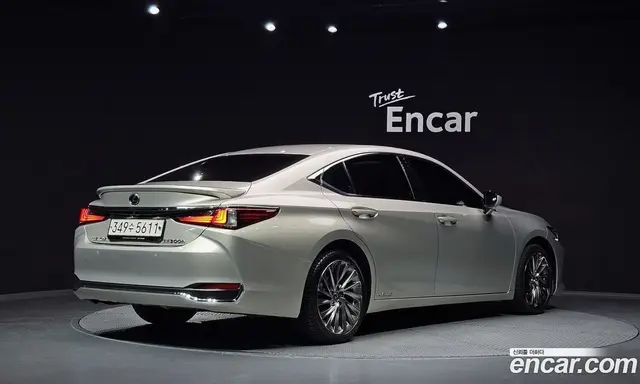 Lexus ES 2018 2.5 АКПП, миниатюра 2