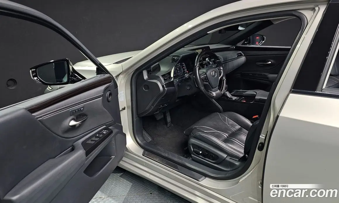 Lexus ES 2018 2.5 АКПП, фото 13