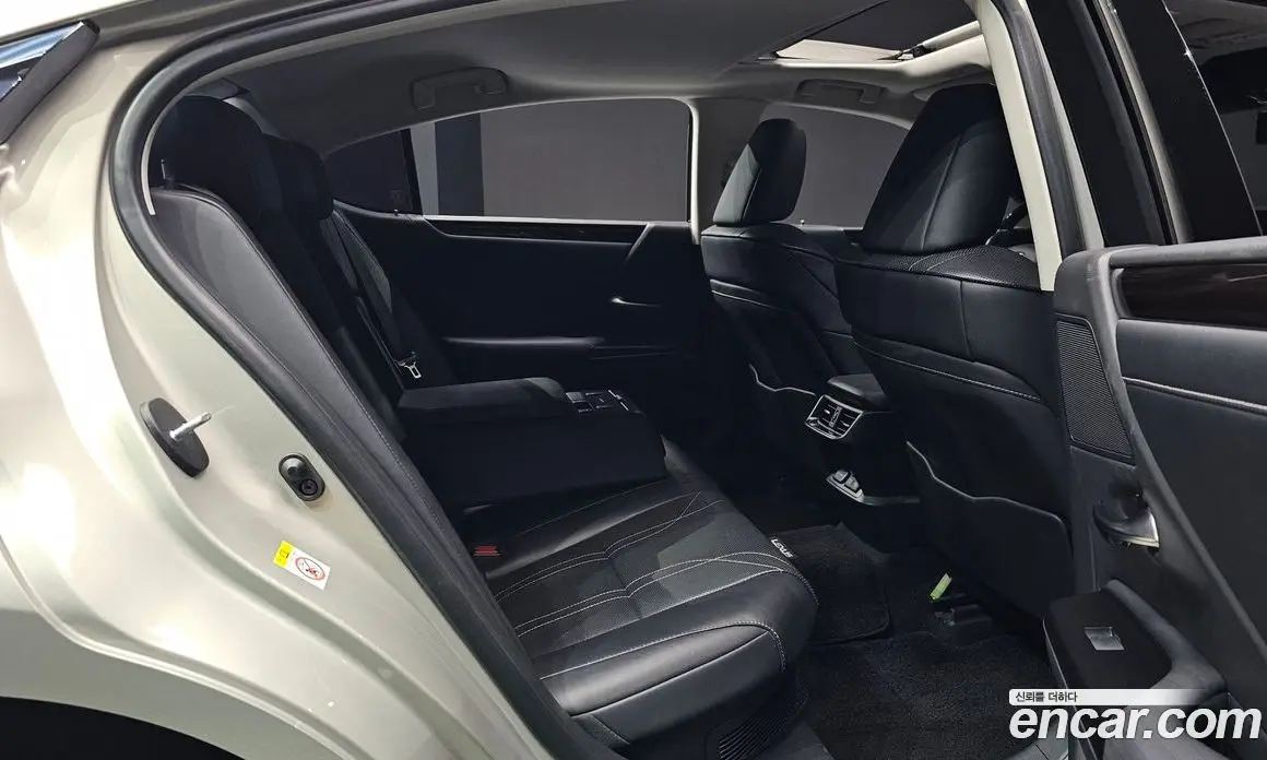 Lexus ES 2018 2.5 АКПП, фото 17