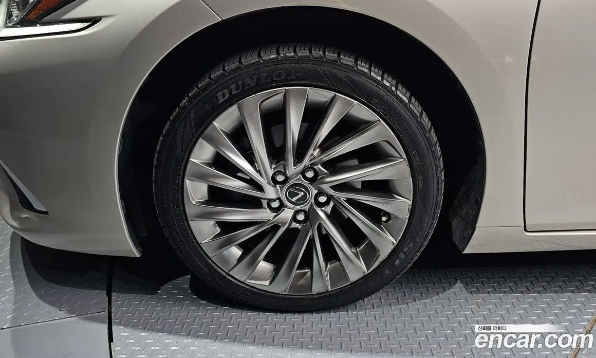 Lexus ES 2018 2.5 АКПП, фото 5