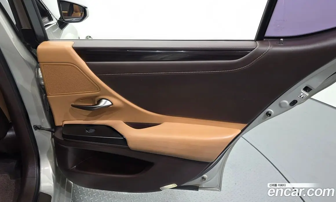 Lexus ES 2019 2.5 АКПП, фото 14