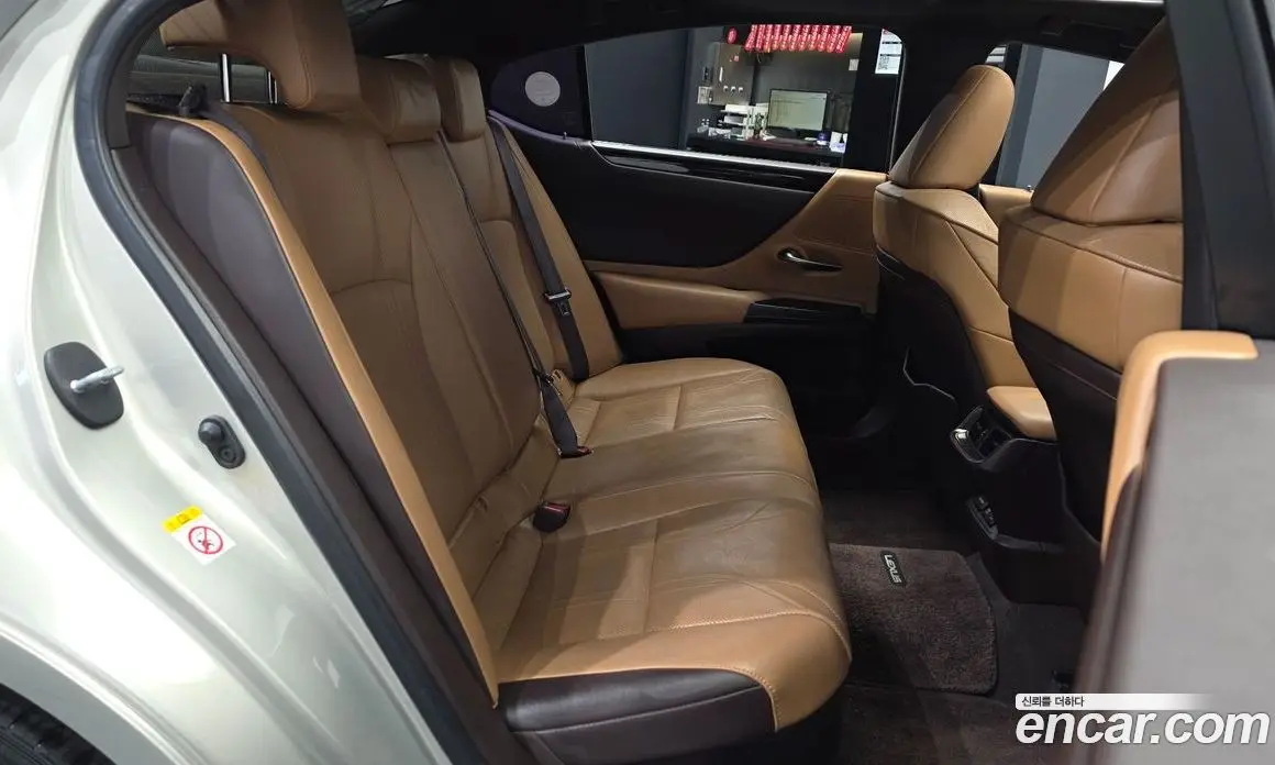 Lexus ES 2019 2.5 АКПП, фото 17