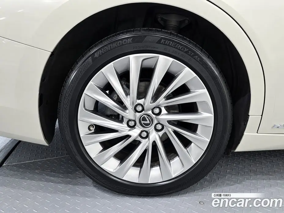 Lexus ES 2019 2.5 АКПП, фото 4