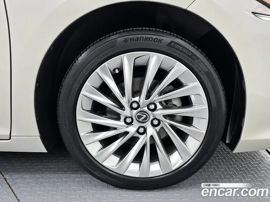 Lexus ES 2019 2.5 АКПП, фото 6